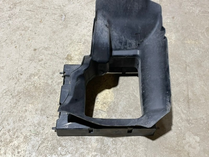 Воздуховод радиатора правый