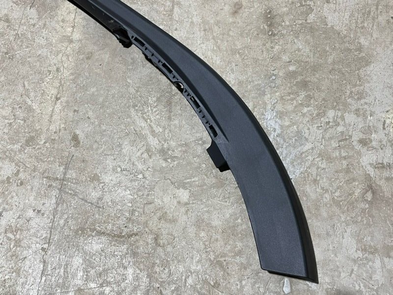 Накладка двери передней левой