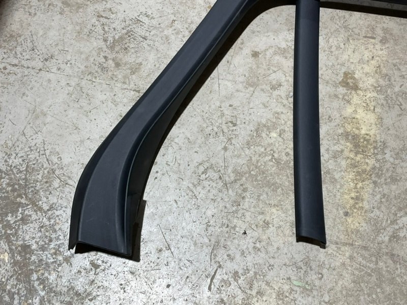 Накладка двери задней левой