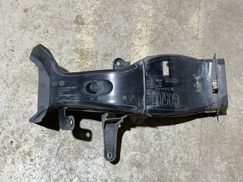 Воздуховод бампера правый