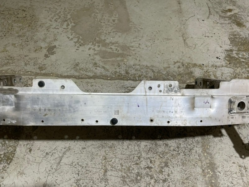 Усилитель переднего бампера