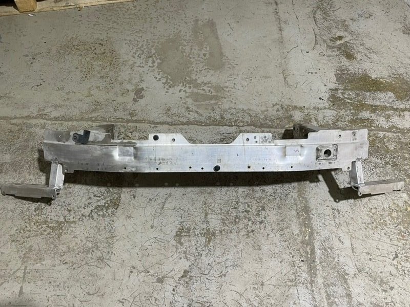 Усилитель переднего бампера