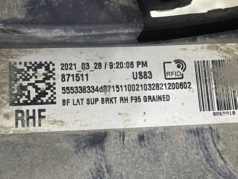 Бампер передний