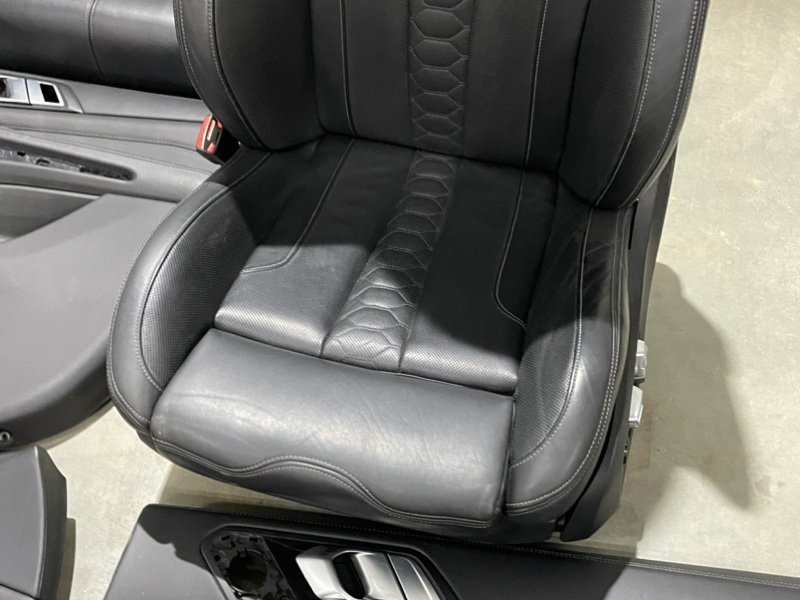 Сиденья комплект