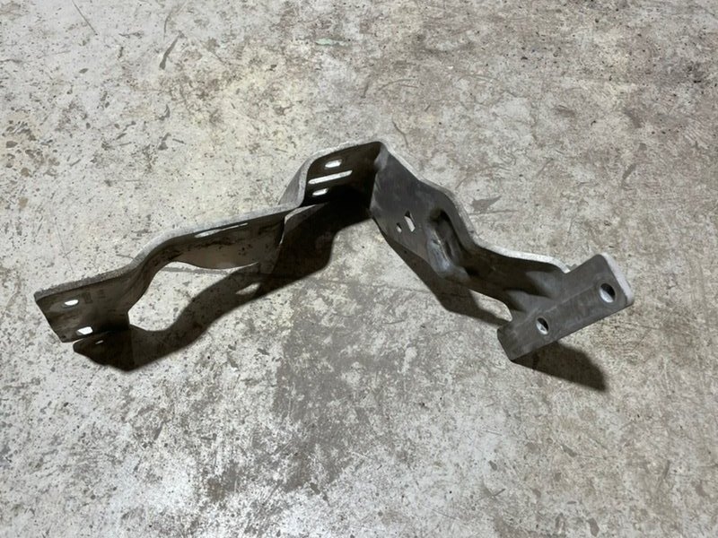 Кронштейн передней панели