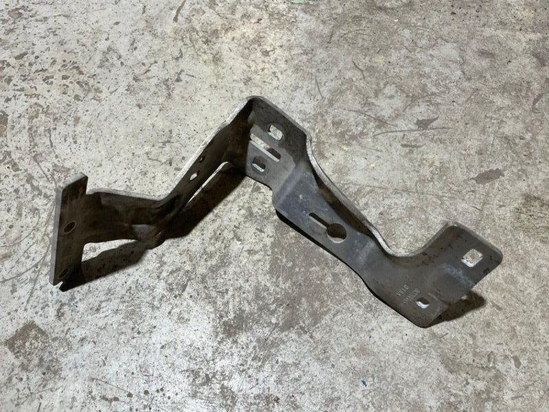 Кронштейн передней панели