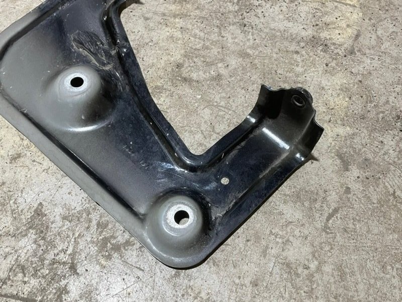 Кронштейн крепления крыла