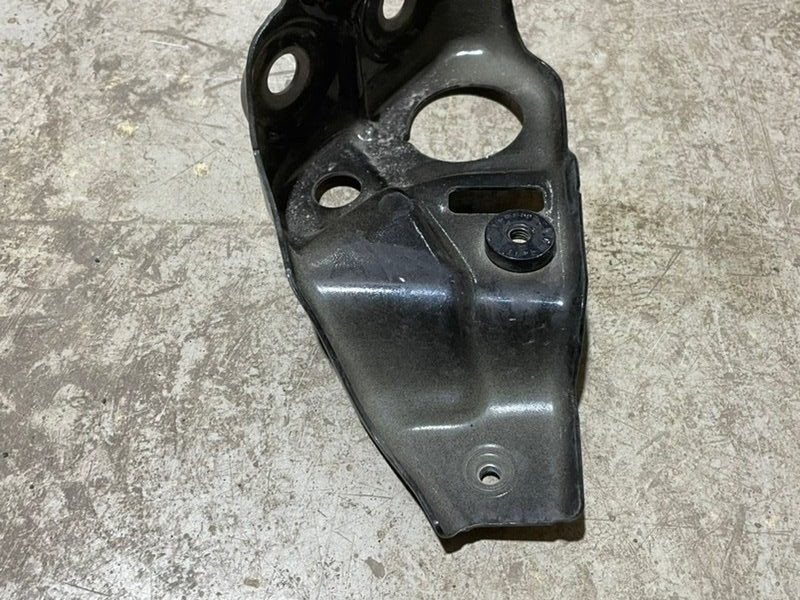 Кронштейн крепления крыла