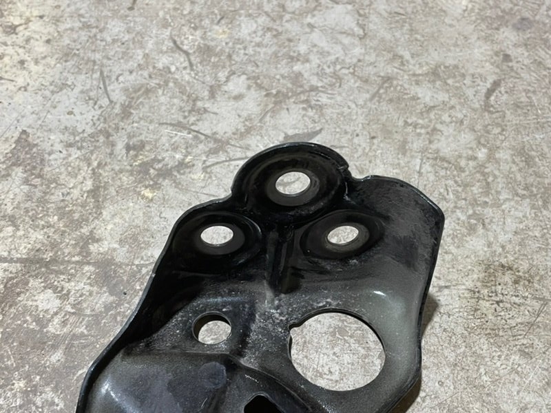 Кронштейн крепления крыла