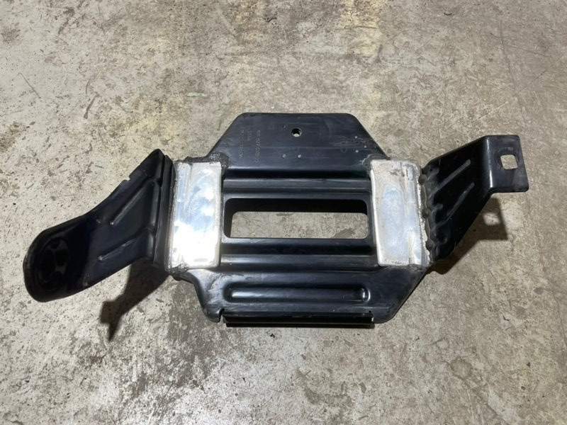 Площадка под аккумулятор (АКБ)