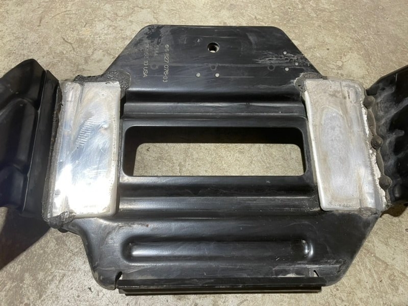 Площадка под аккумулятор (АКБ)