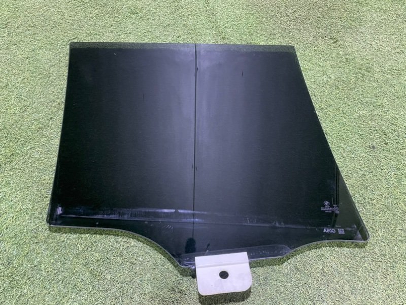 Стекло двери задней левой