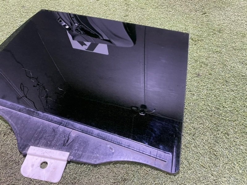 Стекло двери задней правой