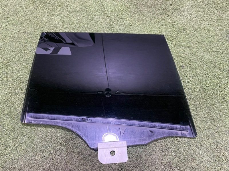 Стекло двери задней правой