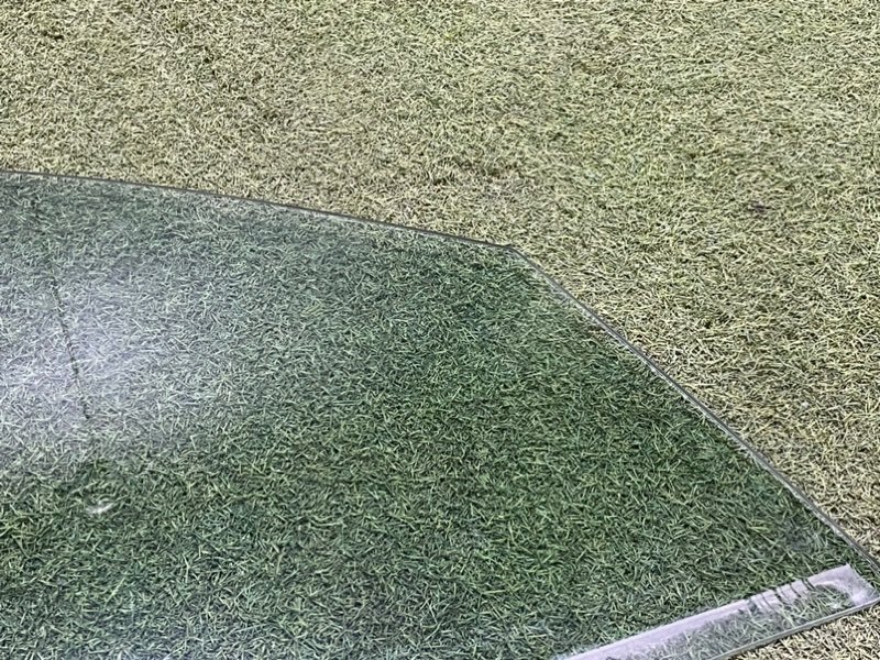 Стекло двери передней правой