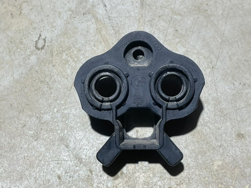 Кронштейн заднего бампера