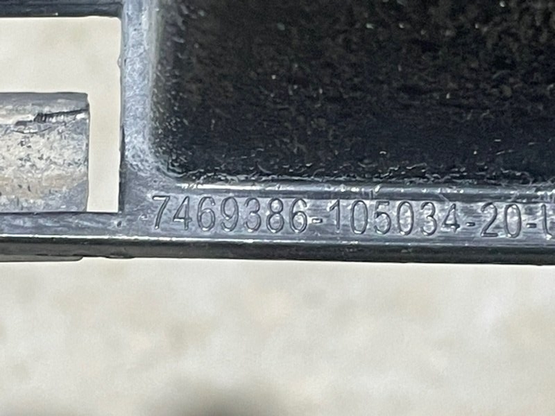 Кронштейн крепления крыла