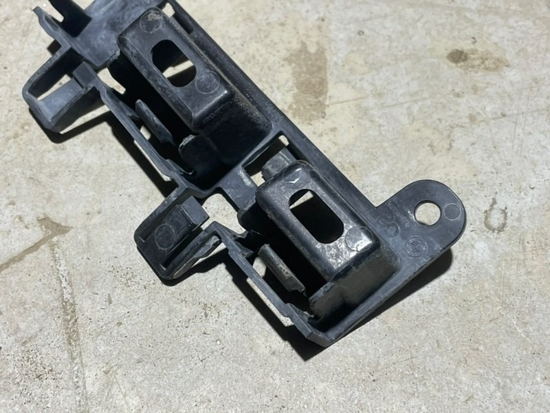 Кронштейн крепления крыла