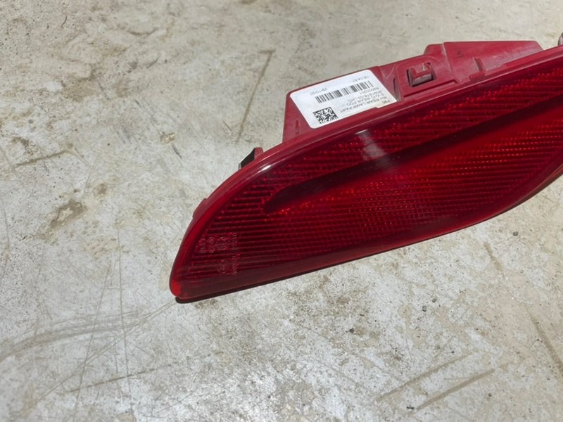 Отражатель в бампер задний правый