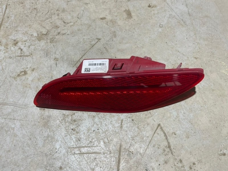 Отражатель в бампер задний правый