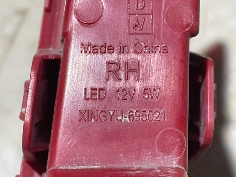 Отражатель в бампер задний правый