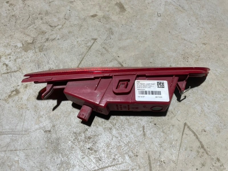 Отражатель в бампер задний правый