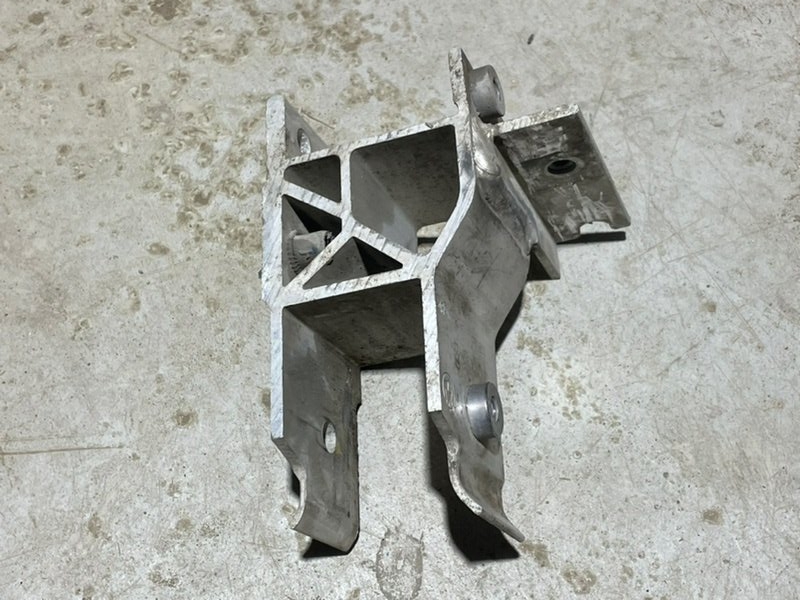 Кронштейн усилителя