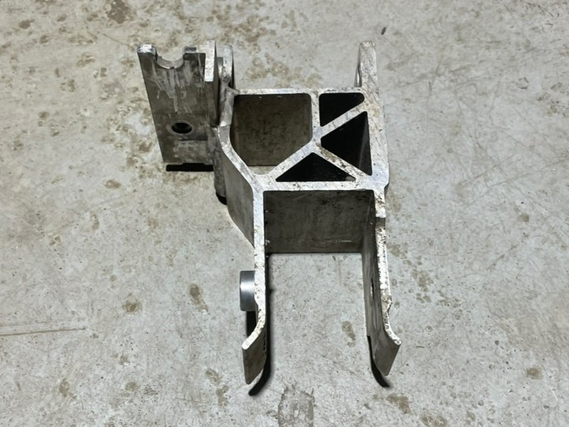 Кронштейн усилителя