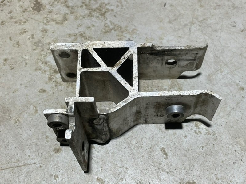 Кронштейн усилителя