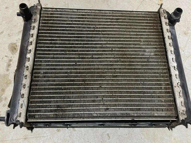 Радиатор охлаждения двигателя дополнительный