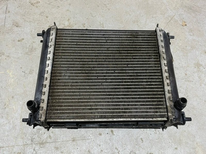 Радиатор охлаждения двигателя дополнительный