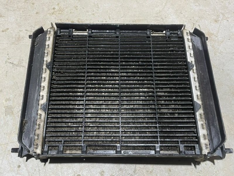 Радиатор охлаждения двигателя дополнительный