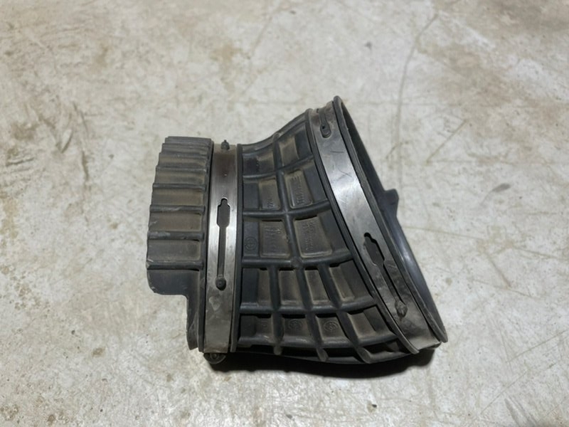 Патрубок воздушного фильтра