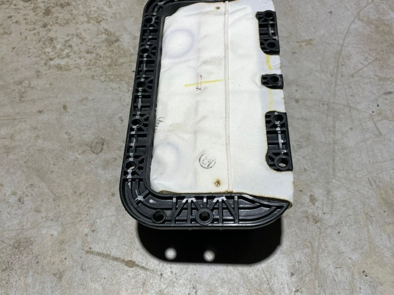 Подушка безопасности пассажирская (в торпедо)