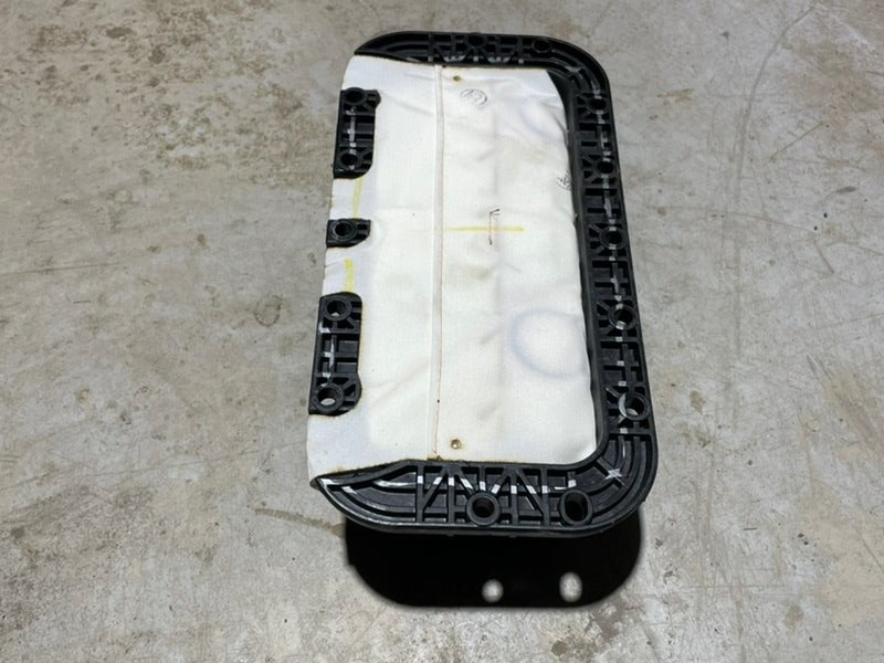 Подушка безопасности пассажирская (в торпедо)