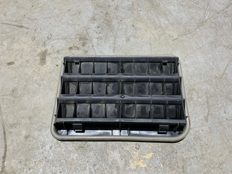 Решетка вентиляционная