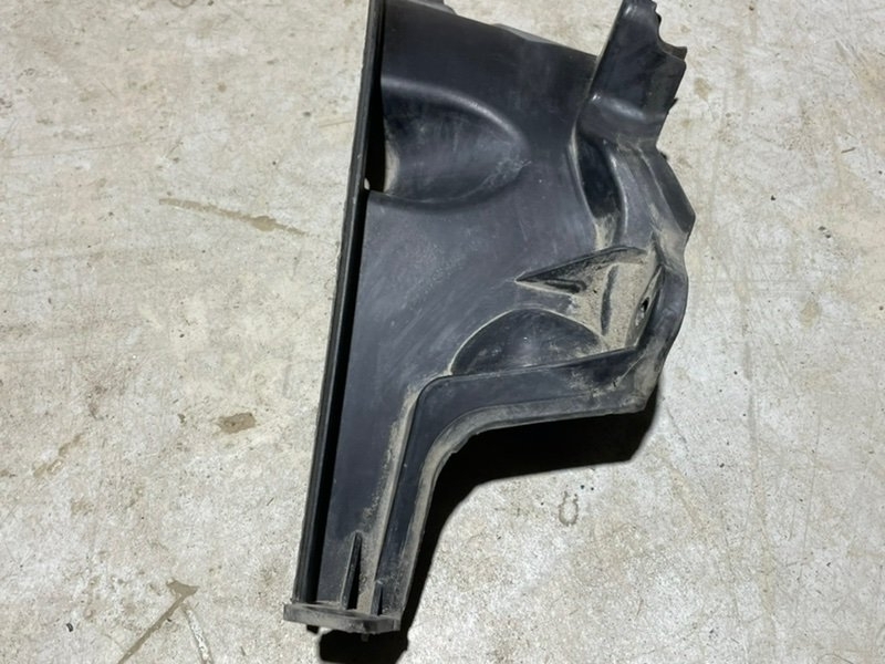 Пepeгopoдкa моторного oтсeка