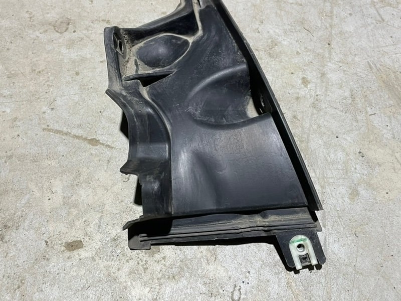 Пepeгopoдкa моторного oтсeка