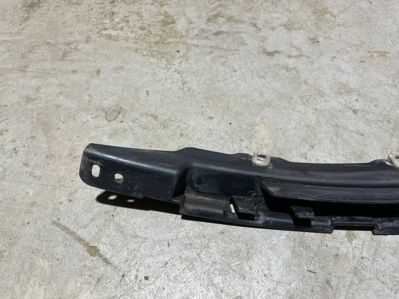 Кронштейн переднего бампера правый