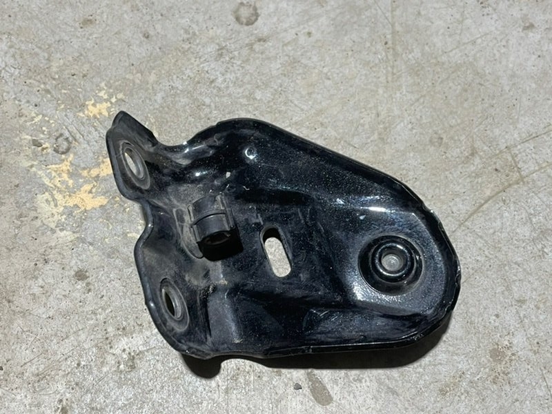 Кронштейн крепежный вспомогательный (разного назначения)