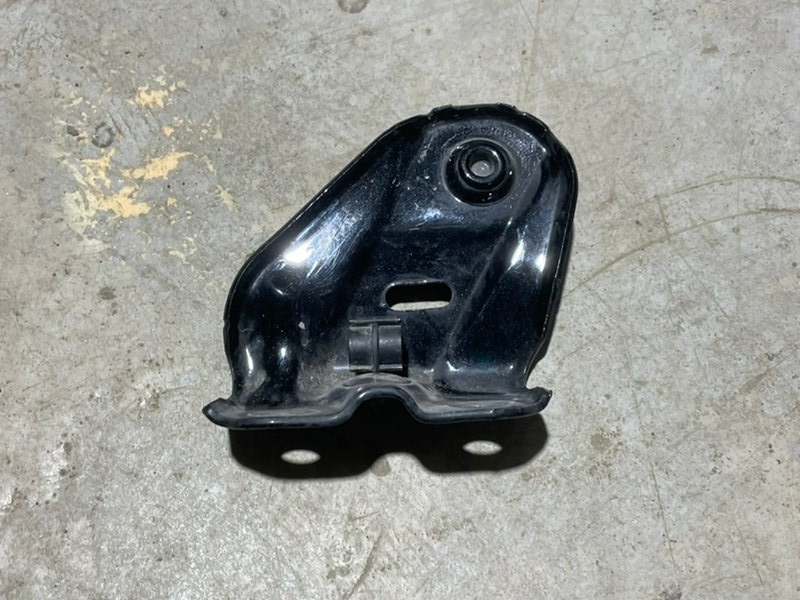 Кронштейн крепежный вспомогательный (разного назначения)