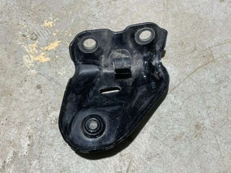 Кронштейн крепежный вспомогательный (разного назначения)