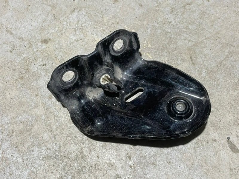 Кронштейн крепежный вспомогательный (разного назначения)