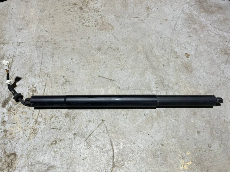 Амортизатор двери багажника