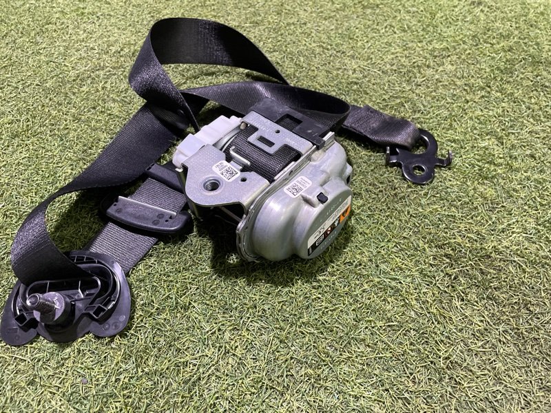 Ремень безопасности