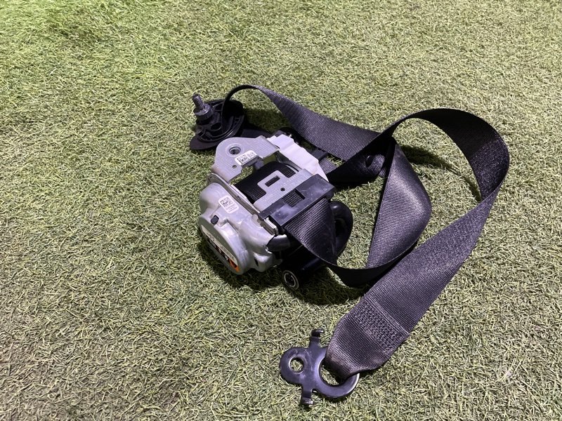 Ремень безопасности