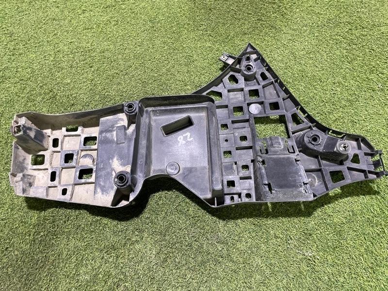 Кронштейн заднего бампера правый