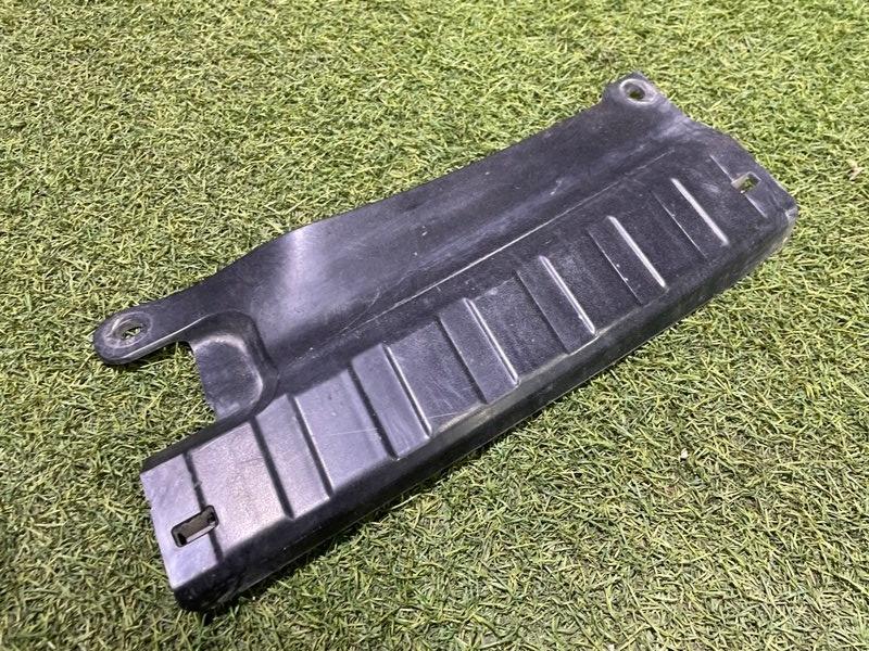 Кронштейн заднего бампера правый