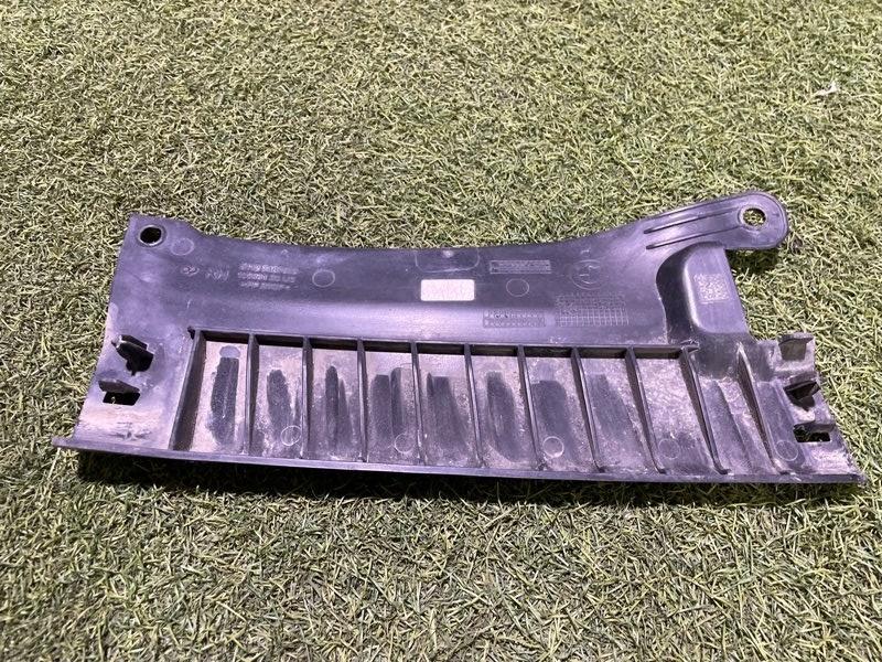 Кронштейн заднего бампера правый