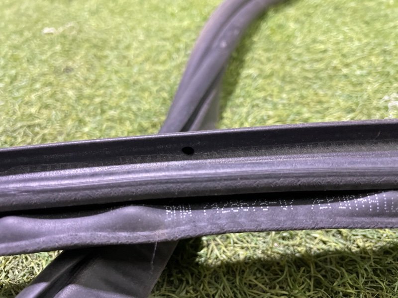 Уплотнитель двери